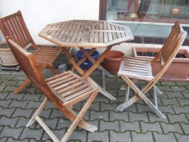 Zahradní set z tvrdého dřeva - stůl/102x102x75 cm/ + 3xskl.židle